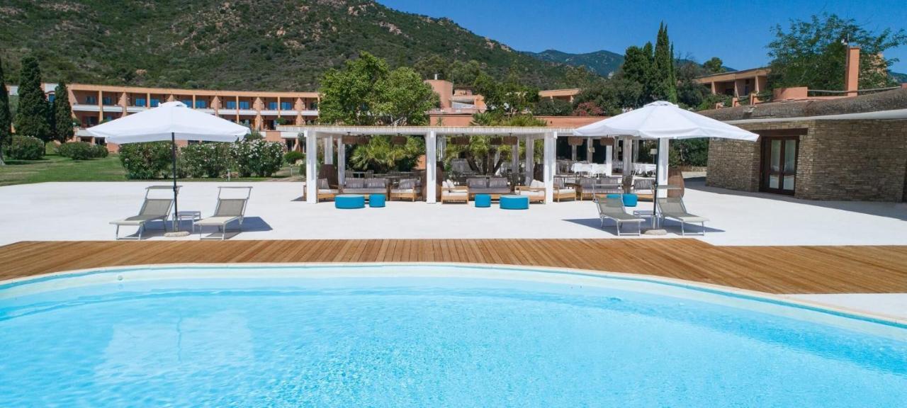 Villa Zippiri Is Molas بولا المظهر الخارجي الصورة